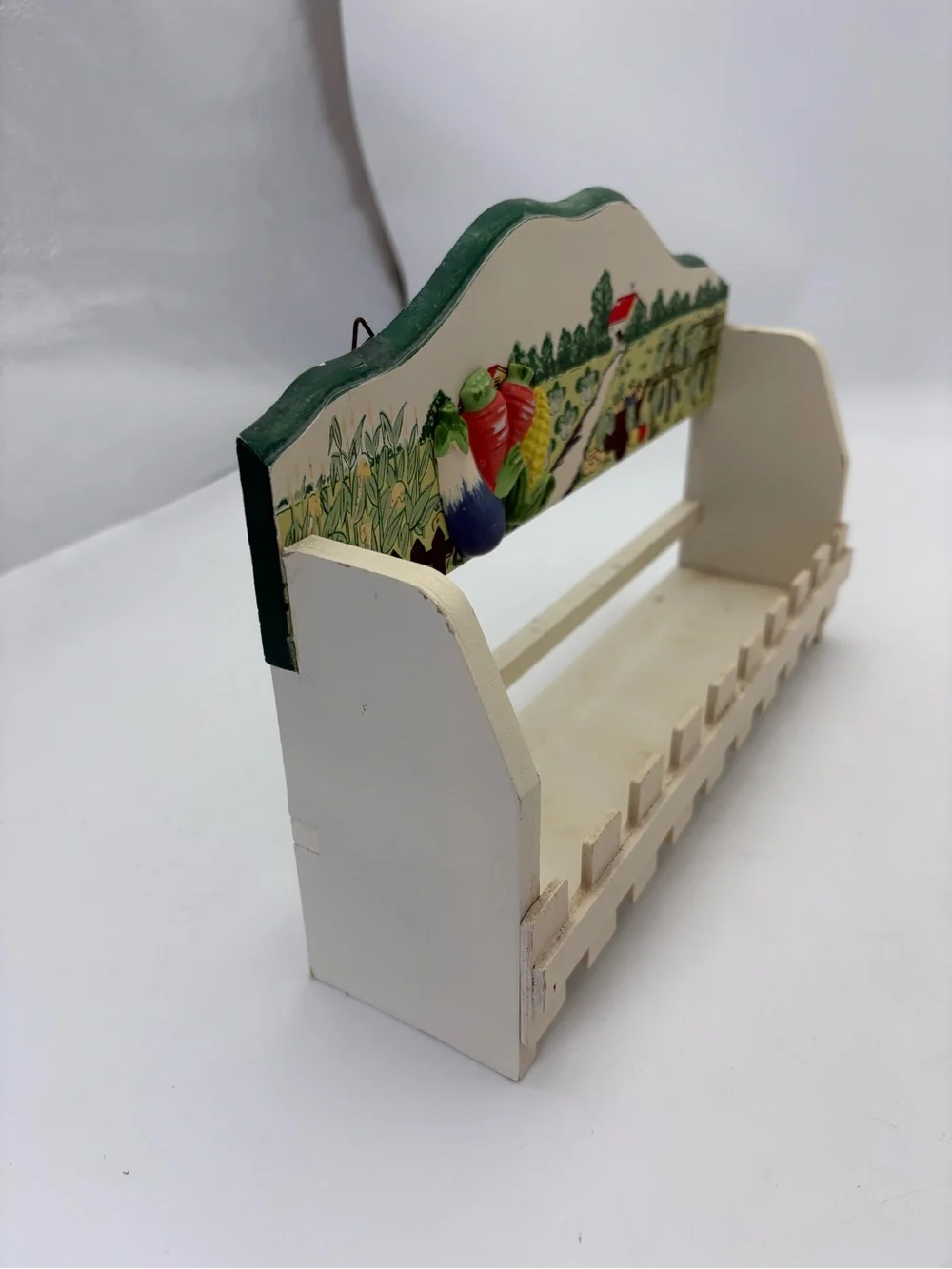 Vintage Farmhouse Vegetable Wall Hanging Shelf in Green, Red, Yellow